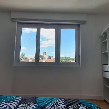 Vue Sur Chateau De Apartment *