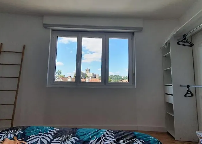 Vue Sur Chateau De Апартаменты *